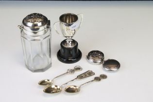 Small unengraved silver trophy (hallmarked Sheffield 1960), an Art Nouveau pill box with repousse