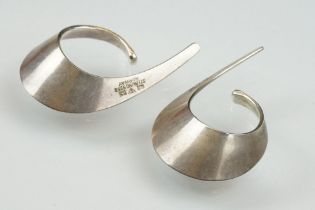 Pair of Tone Vigeland Norwegian silver "slynge (sling)" earrings, fully stamped with makers marks