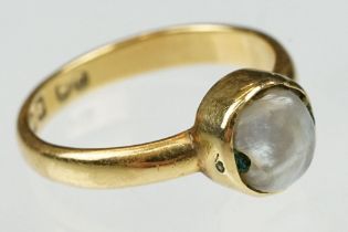 Edwardian baroque pearl 18ct yellow gold ring, the grey pearl measuring approx 6 x 5mm, rubover