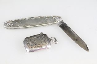 Early 20th century small silver vesta case, engraved foliate scroll decoration, vacant cartouche,