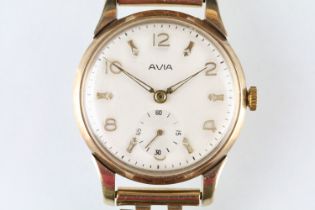 Mid Century Avia hallmarked 9ct gold gentleman's wrist watch having a round face with subsidiary