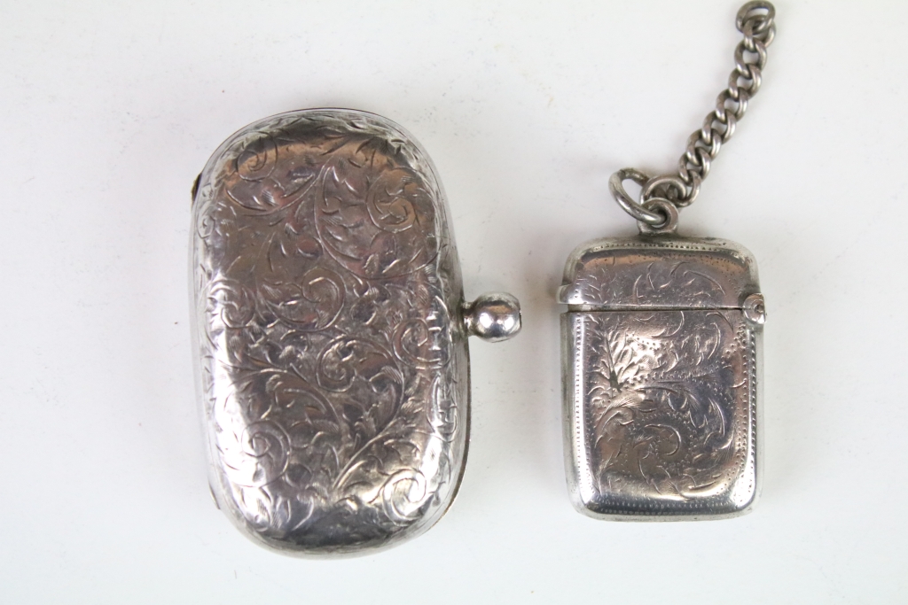Selection of silver hallmarked items to include a twin handled tea strainer (hallmarked London - Image 2 of 10
