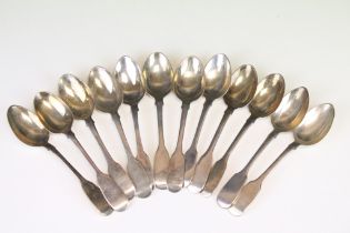 Near set of twelve Victorian silver hallmarked fiddle pattern teaspoons, all with makers marks for