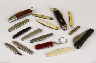 Collection of 15 fruit / pocket knives to engine-turned and mother of pearl examples