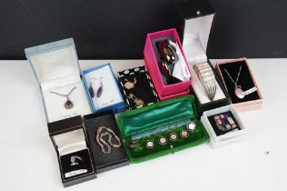 A collection of mainly contemporary costume jewellery to include some silver examples.