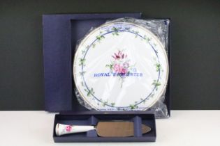 Royal Worcester 'Sheridan' cake plate and cake slice, both boxed. (Cake plate approx 28cm diameter)