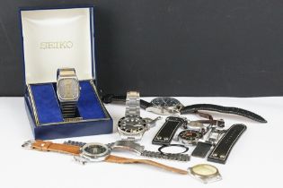 A small collection of mixed watches to include a boxed Seiko SQ and a Seiko divers watch.