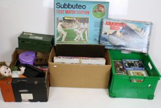 Collection of mixed games / board games to include Subbuteo Table Soccer Club Edition, Subbuteo