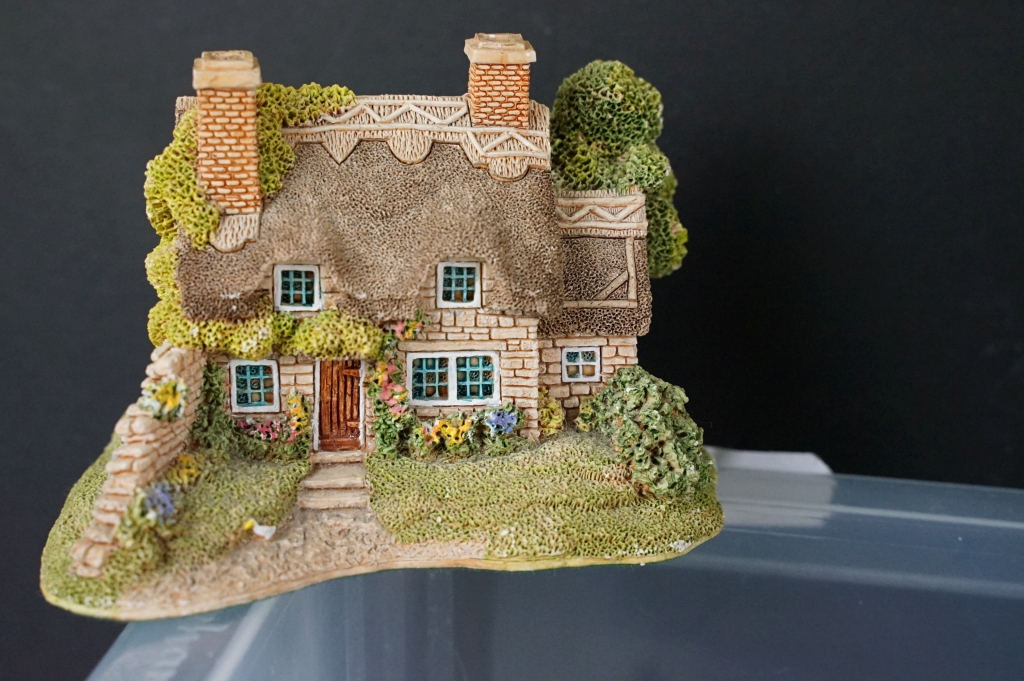Collection of 30 Lilliput Lane cottages to include Junk And Disorderly, Mrs Pinkerton's Post Office, - Image 3 of 5