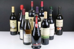 Twelve bottles of wine to include Black Doktor Rosu Dulce, Bourgogne Pinot Noir 2000, Coteaux du