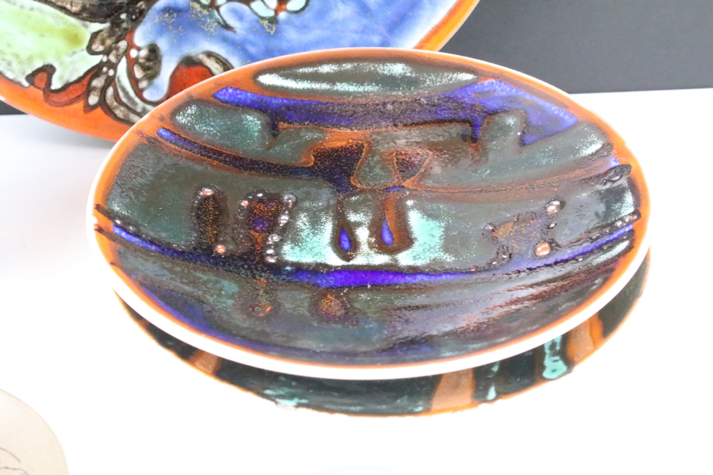 Collection of Poole pottery ceramics to include a charger plate with blue and red mottled - Image 4 of 6