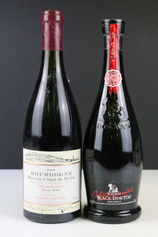 Twelve bottles of wine to include Black Doktor Rosu Dulce, Bourgogne Pinot Noir 2000, Coteaux du - Image 5 of 5