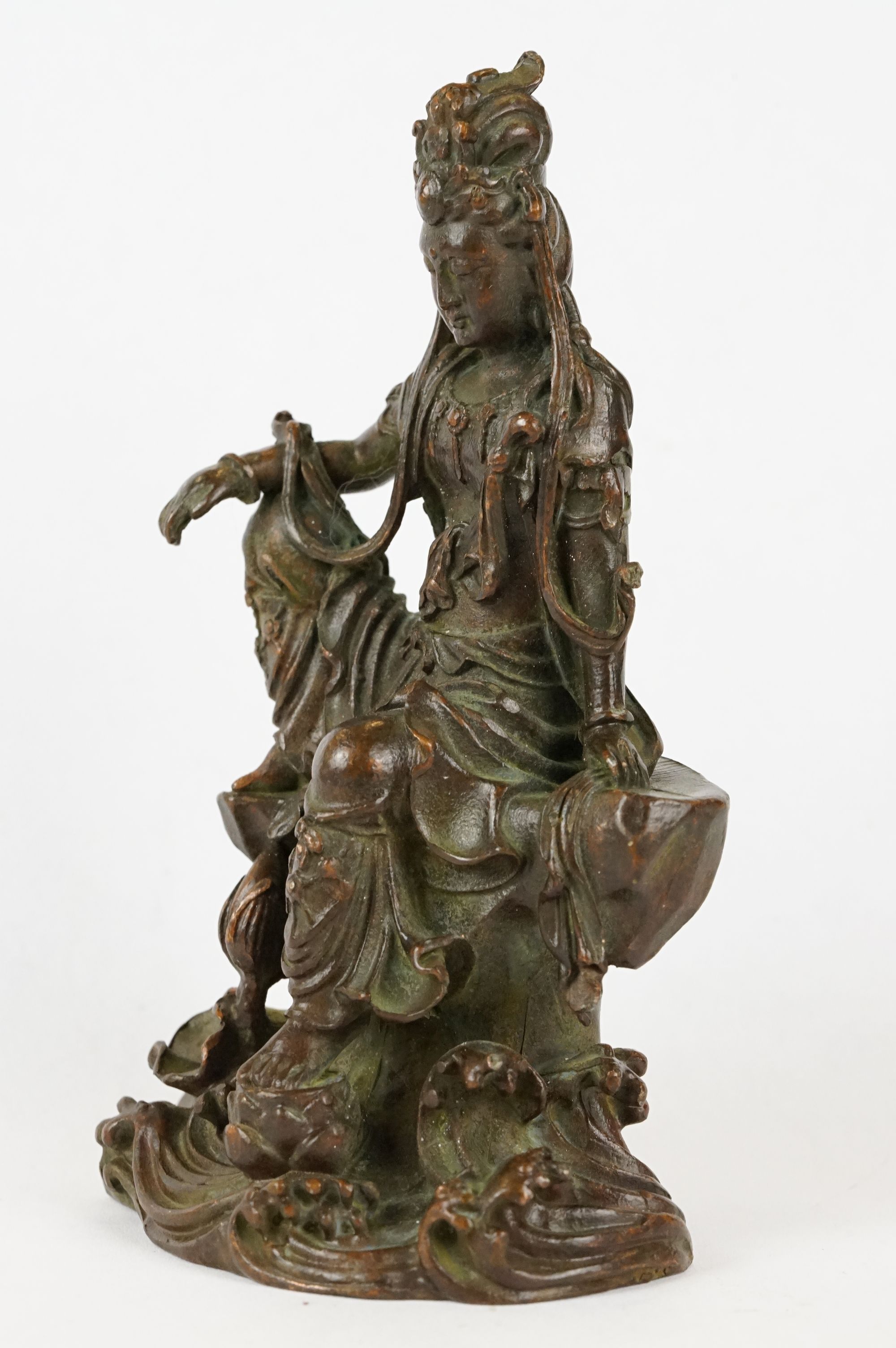 An oriental bronze figure of Guanyin, stands approx 10cm in height. - Image 2 of 5