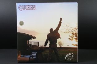 Vinyl - Queen Made In Heaven Ltd Edn coloured vinyl LP on Parlophone 7243 8 36088 1 2. Sleeve,