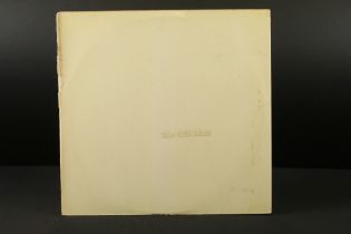 Vinyl - The Beatles White Album PMC 7067 No. 0022046, top loader, mono, mfd. in UK label text, no