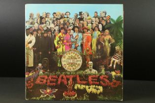 Vinyl - The Beatles Sgt. Pepper's Lonely Hearts Club Band. UK Original mono pressing with pink flame