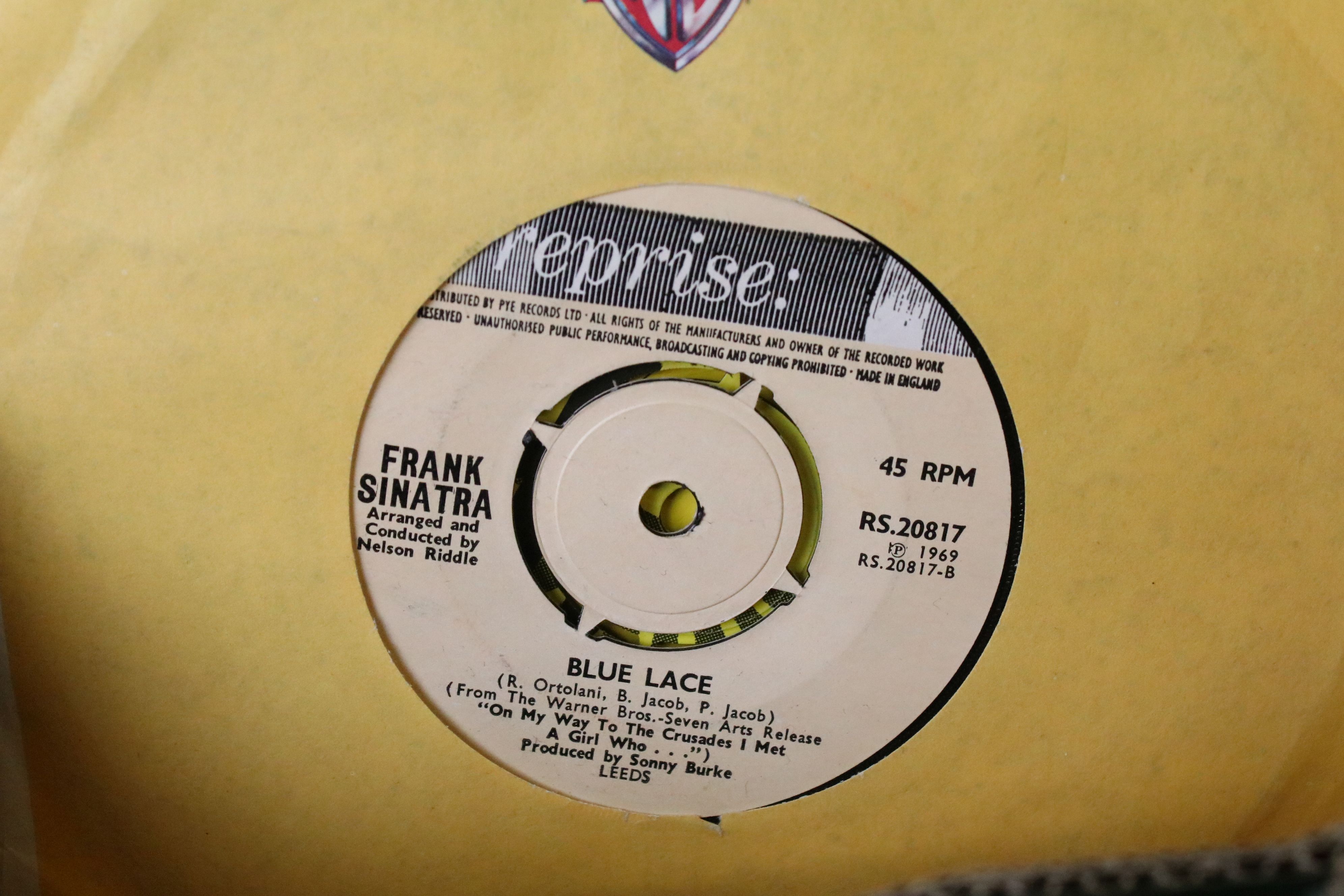 Vinyl - Rock & Pop - Around 13 x LPs, 3 x 12" & 50 x 45s to include Queen, Frank Sinatra, Dusty - Image 9 of 10