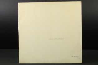 Vinyl - The Beatles White Album (PMC 7067) Mono, No. 0143018, top loader, no EMI on labels, complete