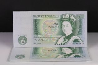 A Collection Of British Queen Elizabeth II Bank Of England £1 / One Pound Banknotes Comprising Of 30