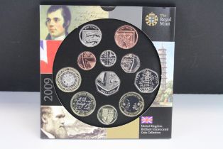 A United Kingdom Royal Mint brilliant uncirculated 2009 coin year set to include the Kew Garden