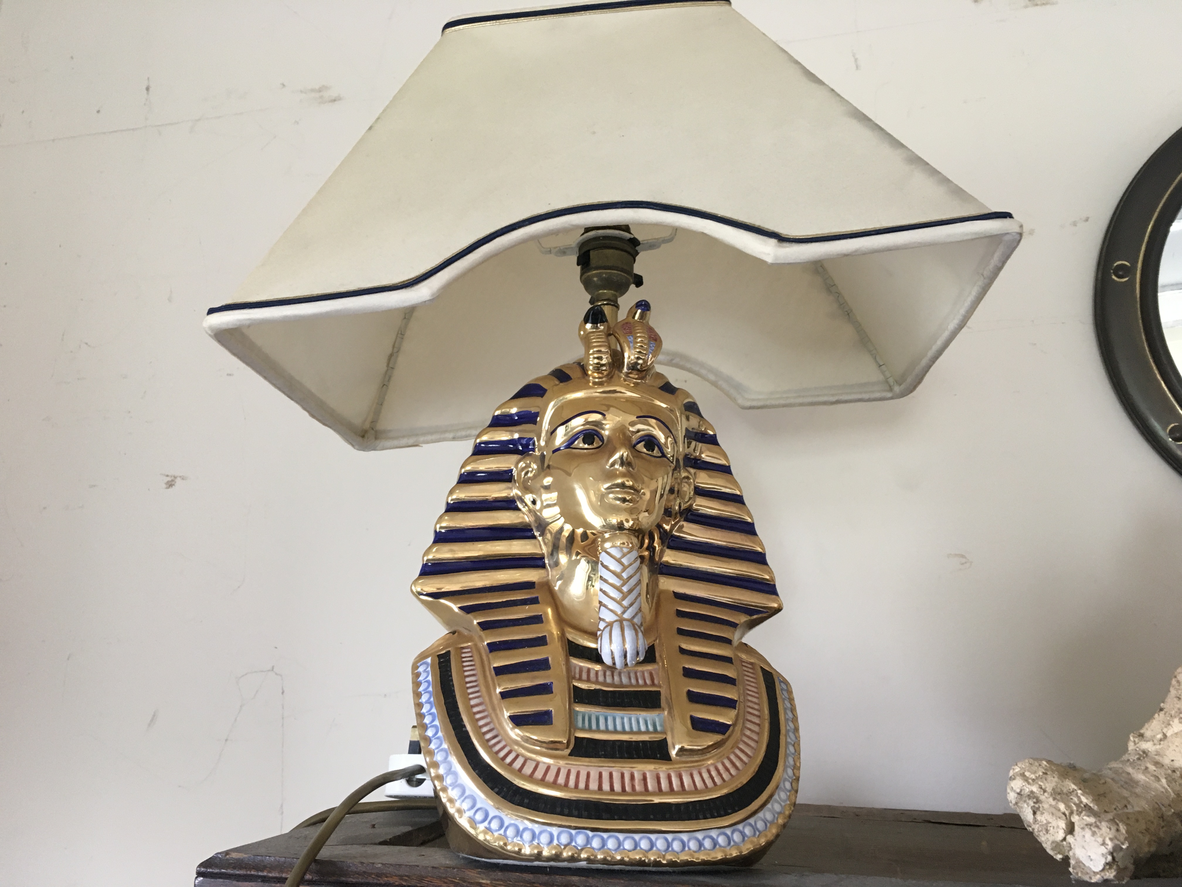 Lamp base modelled as Tutankhamun, with shade