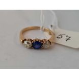 A VICTORIAN SAPPHIRE AND DIAMOND THREE STONE RING 18CT GOLD SIZE N 3.2 GMS