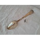 An early 18th Century table spoon, Hanoverian pattern with crest an rat tail, Dublin by IH, 57g
