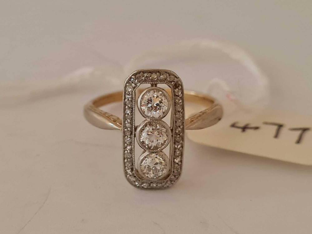 ANTIQUE DECO 18CT & PLATINUM 3/S UP FINGER RING, 3 DIAMONDS SURROUNDED BY RECTANGLE OF ROSE