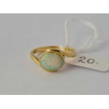 AN OPAL 18CT GOLD RING SIZE N 3.5g