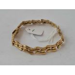 Fancy wavy link three tier gold bracelet 9ct 7 inch. 14,2gms