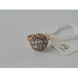 GOOD DIAMOND CLUSTER RING IN 18CT GOLD SIZE G