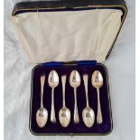 A set of six tea spoons, O.E thread pattern, Sheffield 1916, Boxed