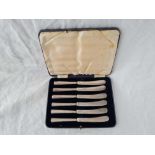 A box set of six tea knives with steel blades, Sheffield 1926