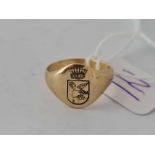 Antique Victorian 18ct signet ring with an intaglio crown and shield, size I lighted with gold