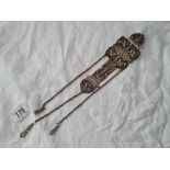 A Continental Antique Chatelaine clip with figures, 7" long