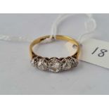 A GOOD FIVE STONE DIAMOND RING 18CT GOLD SIZE O 2.6 GMS