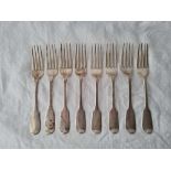 A set of eight Georgian dessert forks with crested terminals, London 1830 by WE, 350g