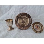 Two circular photo frames, one 4” in diameter, Birmingham 1907 and an egg cup