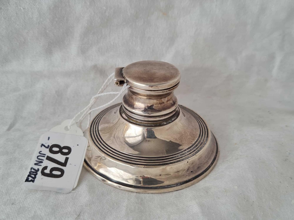 An Inkwell with reeded rims, hinged cover, 3" diameter, Chester 1913