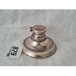 An Inkwell with reeded rims, hinged cover, 3" diameter, Chester 1913