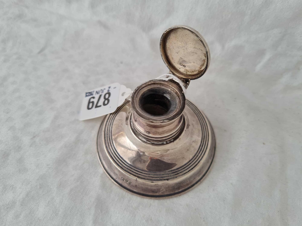 An Inkwell with reeded rims, hinged cover, 3" diameter, Chester 1913 - Image 2 of 2