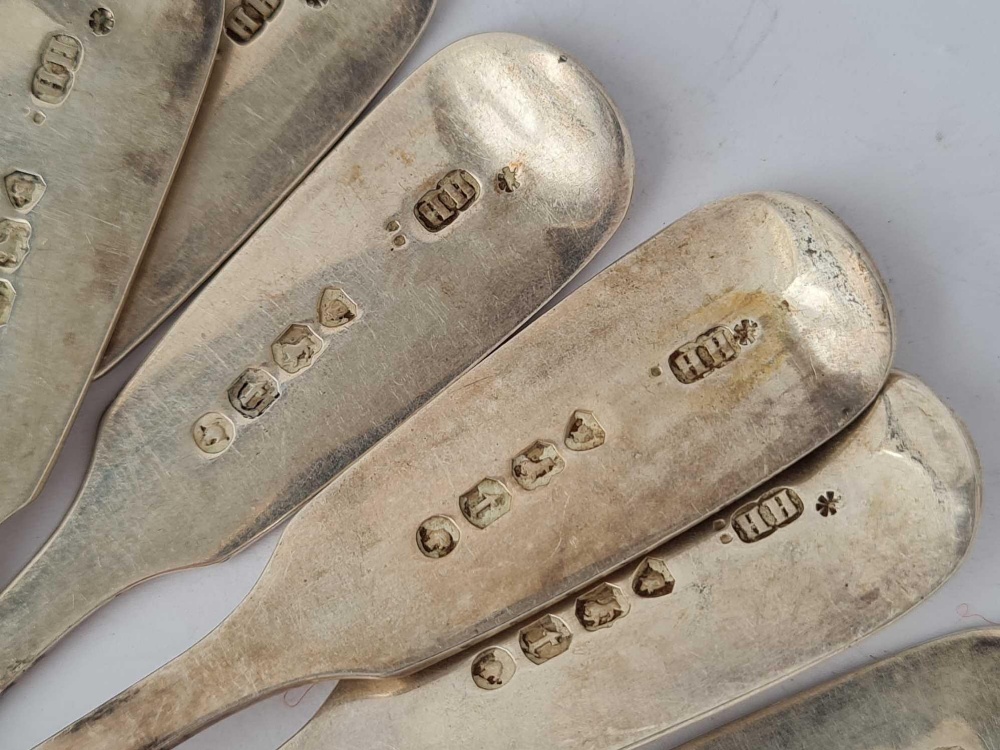 A set of six Victorian fiddle pattern teaspoons, London 1874 by HH, 149 g. - Image 3 of 3