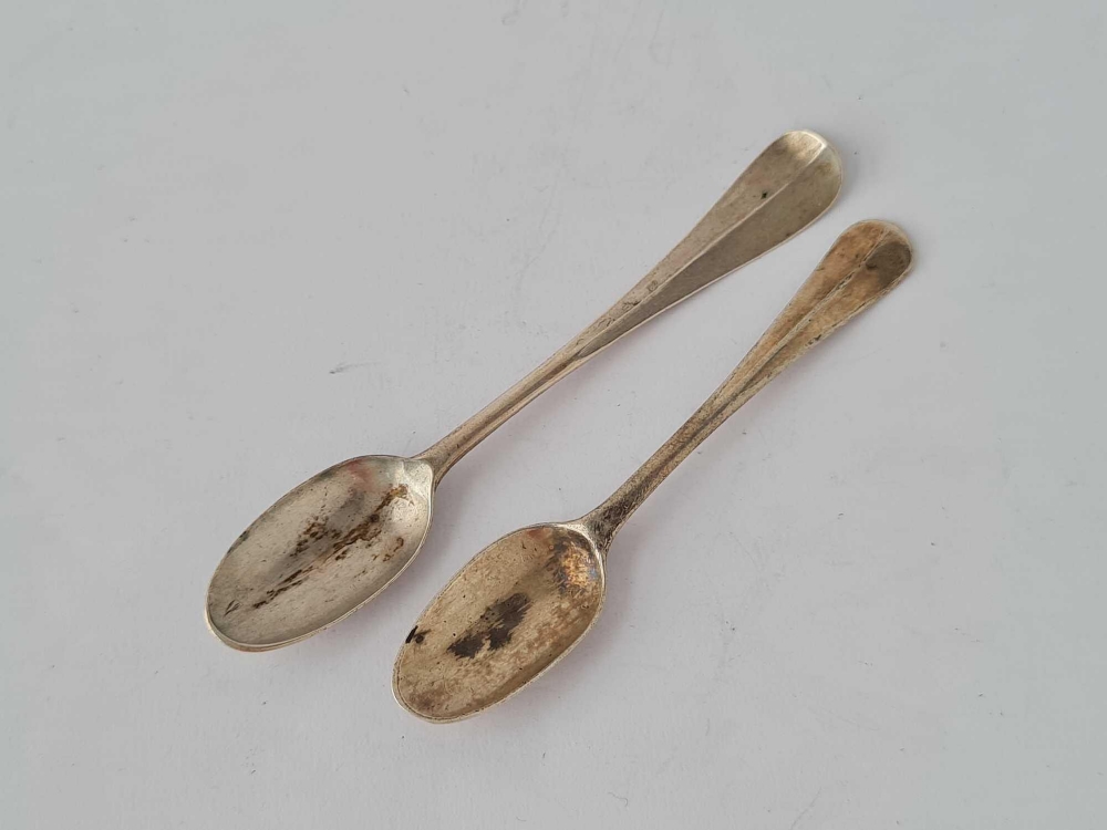 Two early George III snuff spoons, hanoverian pattern, one by WS?