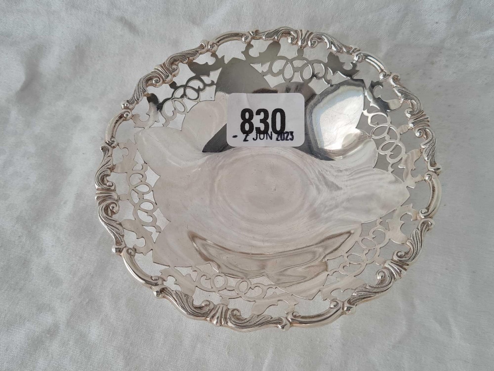 A pedestal sweet dish with pierced decoration, 5” diameter, Sheffield 2000, 113 g.