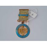 AN ENAMEL AND GOLD LODGE MEDAL, 9ct, 12.8 g.