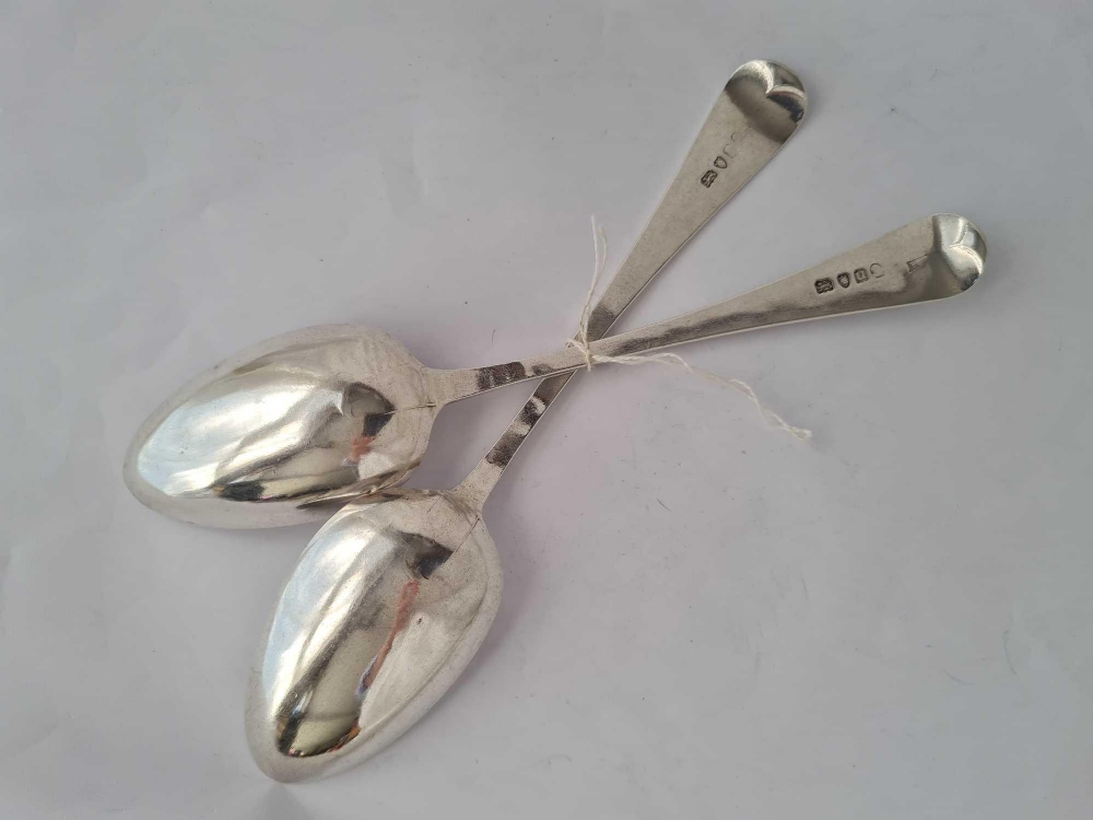 A pair of George III bright cut crested table spoons, London 1795, 115 g. - Image 3 of 4