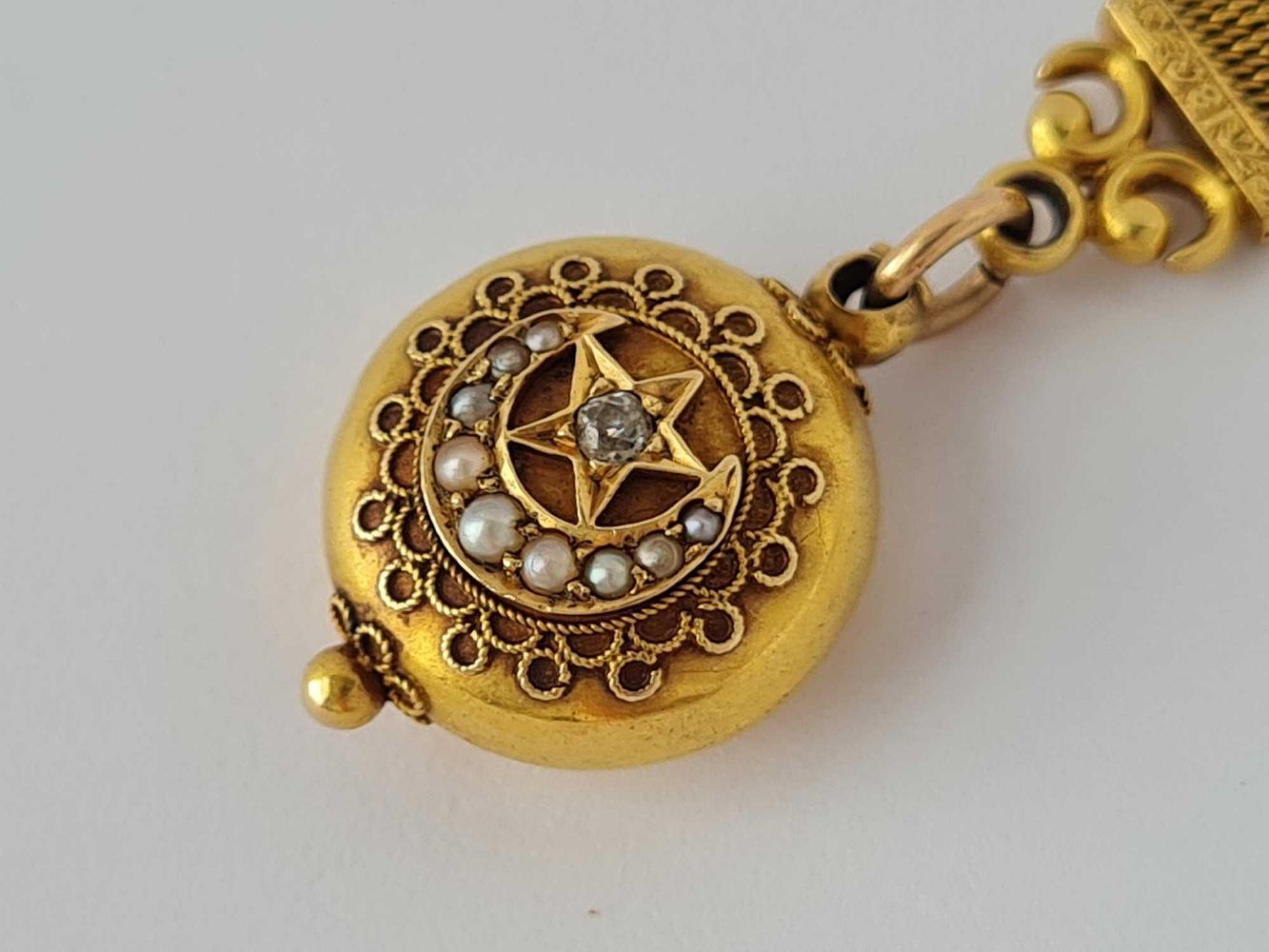 Two-Day Sale of Jewellery, Watches, Silver, Books, Coins, Ceramics, Pictures & Collectables