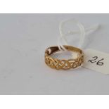 A Celtic style ring 9ct size M 1.2 gms