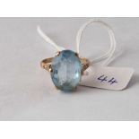 A vintage blue stone cocktail ring 9ct size R 4.3 gms