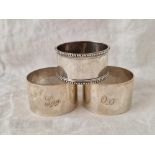 A pair of napkin rings, Birmingham 1954 and another, 102g